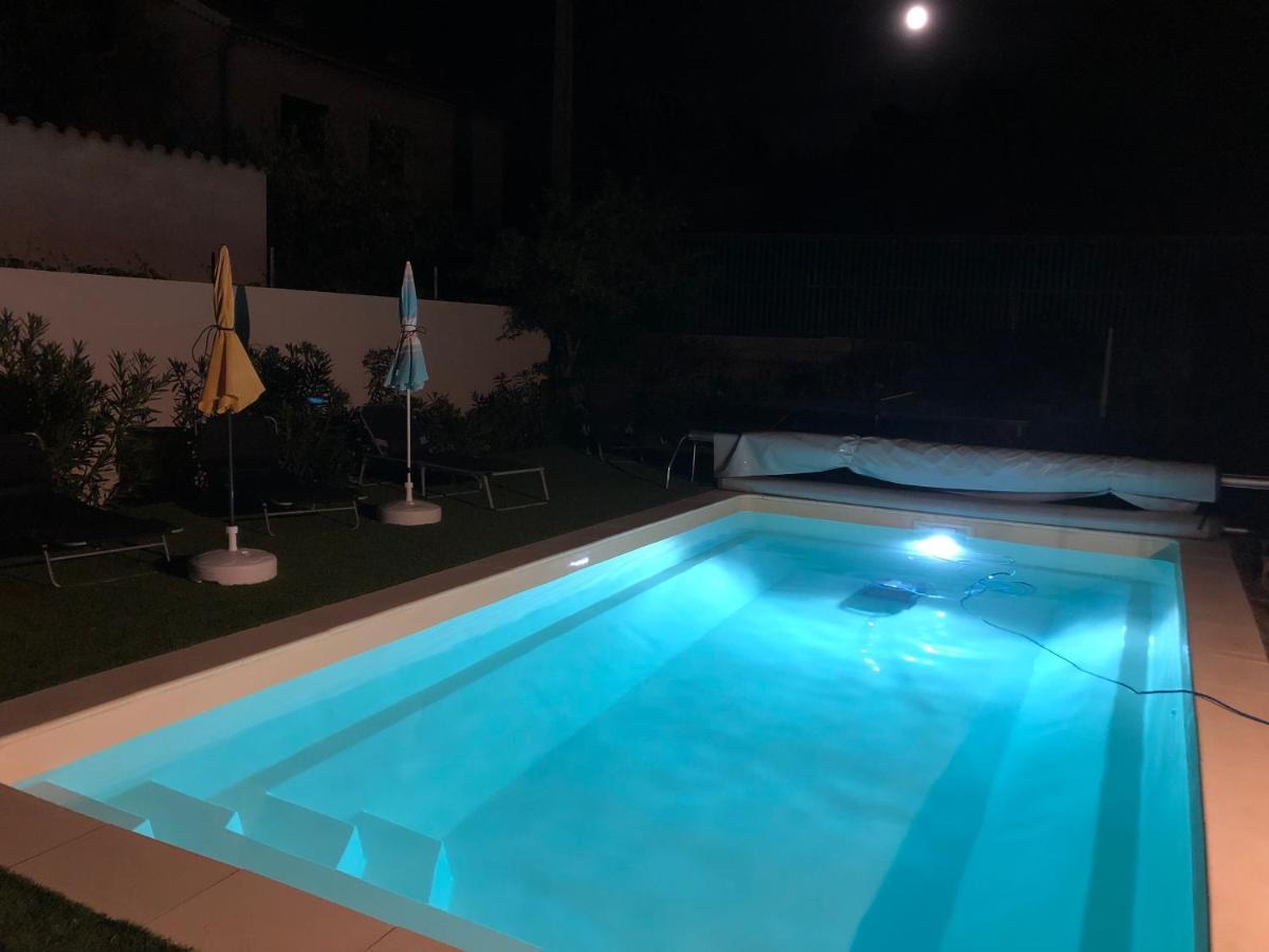 Gite climatisé pour 4 personnes avec piscine dans les hauteurs de Bollène Exterior foto
